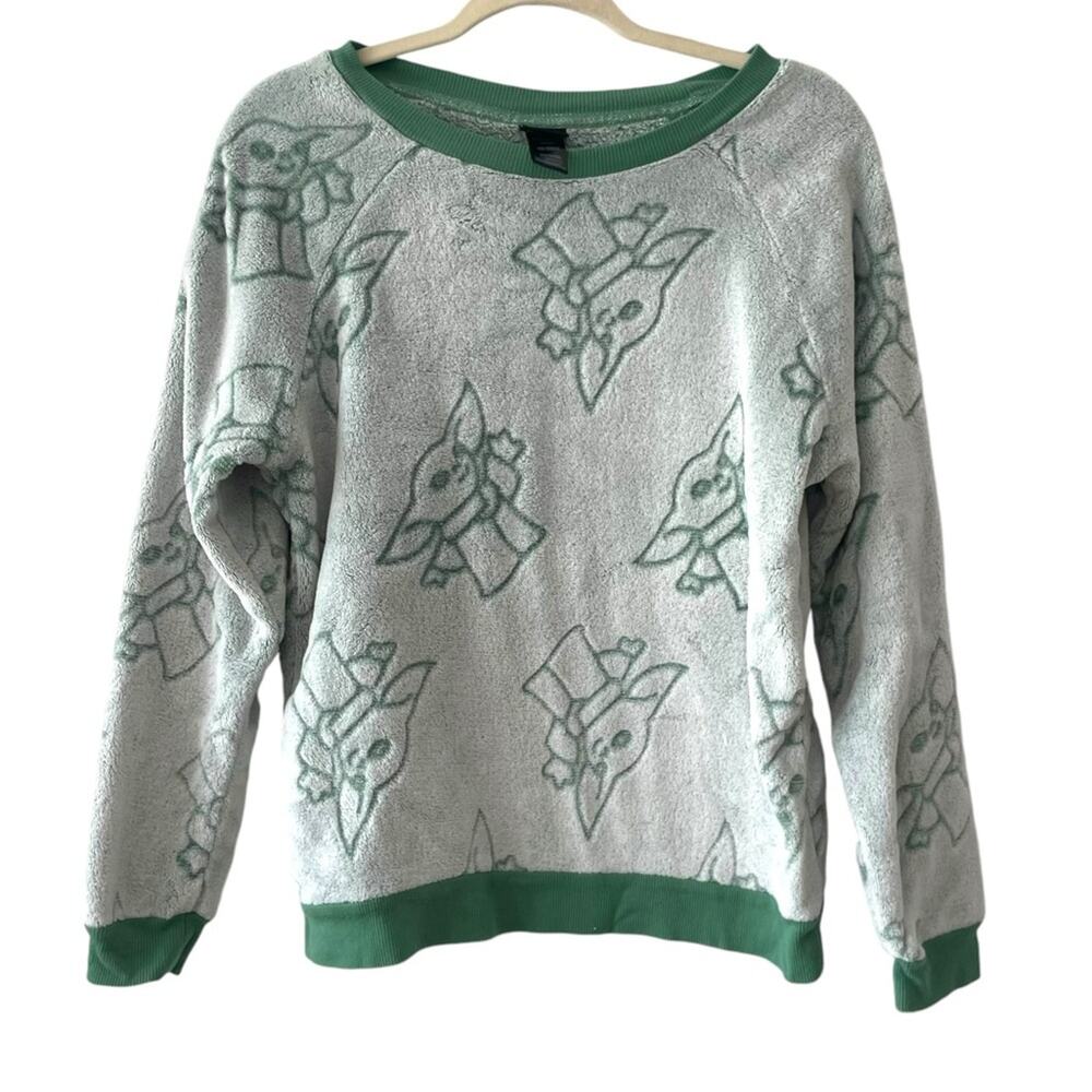 Star Wars Baby Yoda Sweatshirt Size Medium Green White Soft Fuzzy